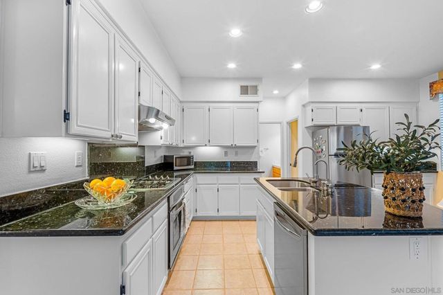 13837 Fontanelle, San Diego, CA 92128