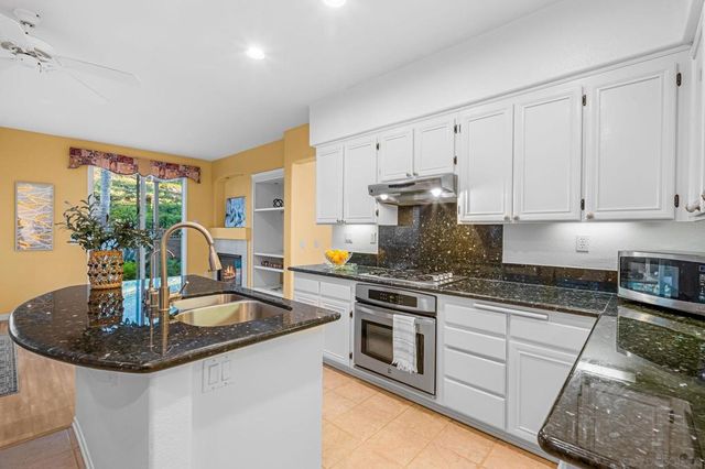 13837 Fontanelle, San Diego, CA 92128