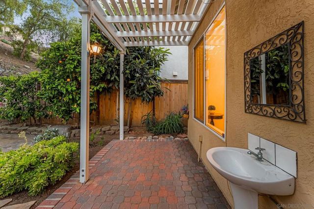 13837 Fontanelle, San Diego, CA 92128