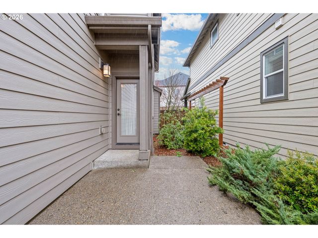 6736 Nw MAYFLOWER Pl, Portland, OR 97229