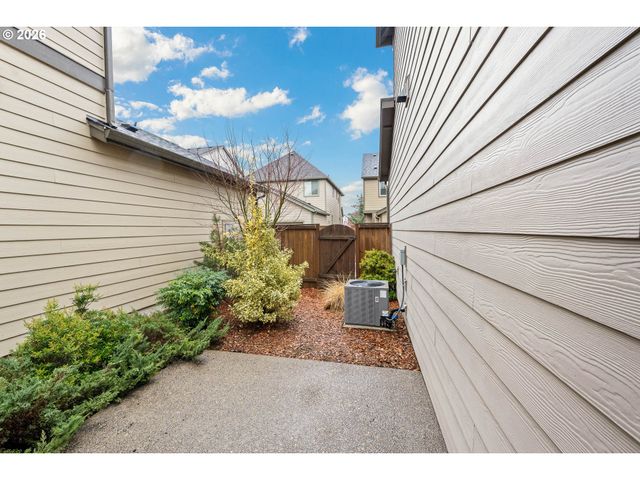 6736 Nw MAYFLOWER Pl, Portland, OR 97229