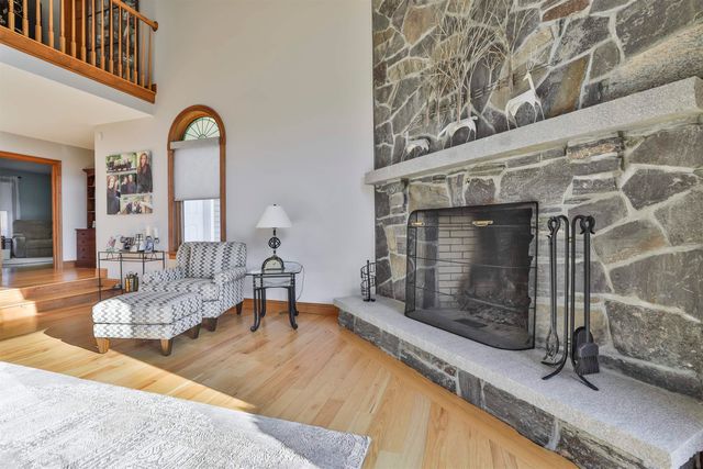 293 Pine Hill Road, Hollis, NH 03049