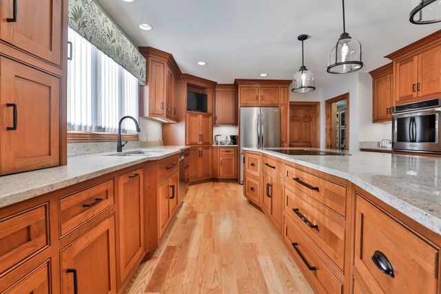 293 Pine Hill Road, Hollis, NH 03049