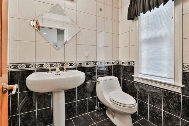 293 Pine Hill Road, Hollis, NH 03049