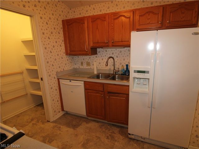 148 Bentley Drive, Elyria, OH 44035