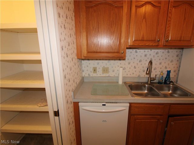 148 Bentley Drive, Elyria, OH 44035