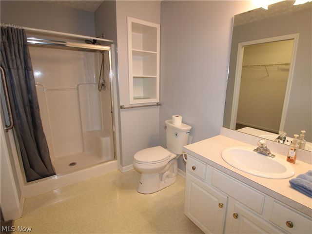 148 Bentley Drive, Elyria, OH 44035