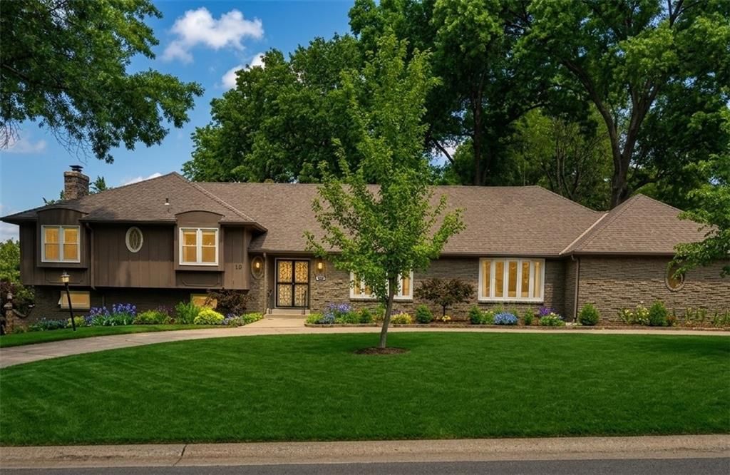 1110 W 113TH Street, Kansas City, MO 64114