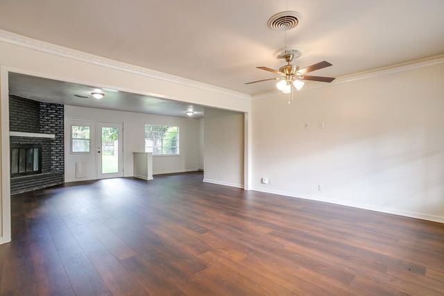 128 SE Robert Street, Burleson, TX 76028