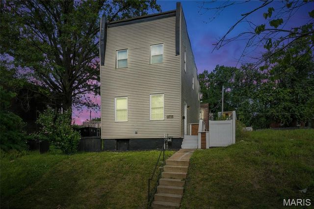 3719 Wisconsin Avenue, St Louis, MO 63118