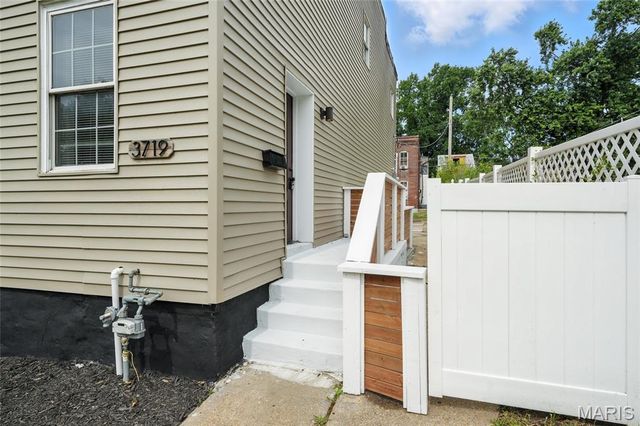 3719 Wisconsin Avenue, St Louis, MO 63118