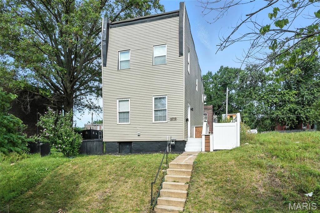 3719 Wisconsin Avenue, St Louis, MO 63118