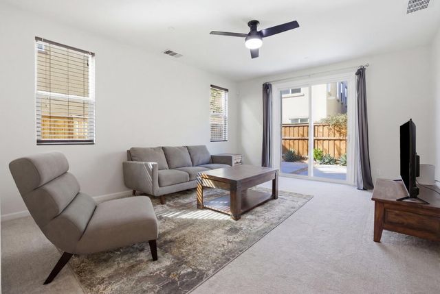 2069 Camino Real Way, Roseville, CA 95747