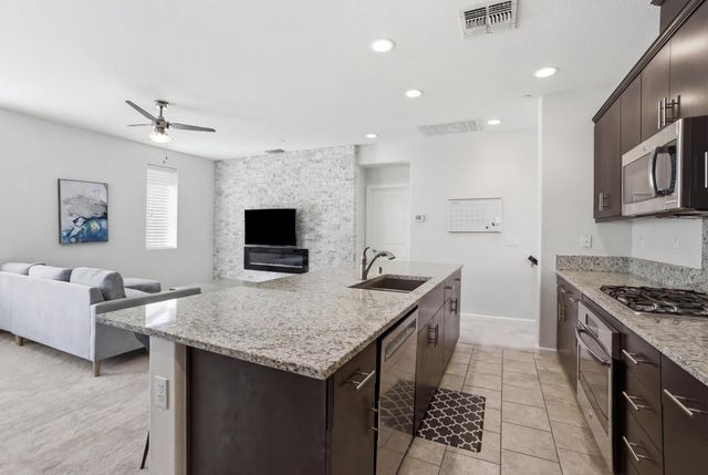 2069 Camino Real Way, Roseville, CA 95747