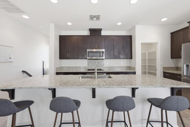 2069 Camino Real Way, Roseville, CA 95747