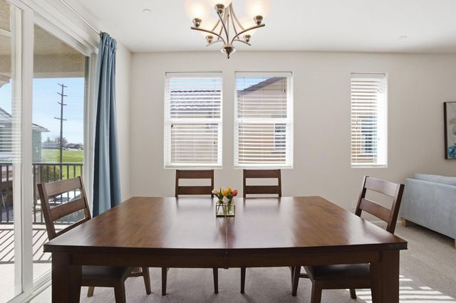 2069 Camino Real Way, Roseville, CA 95747