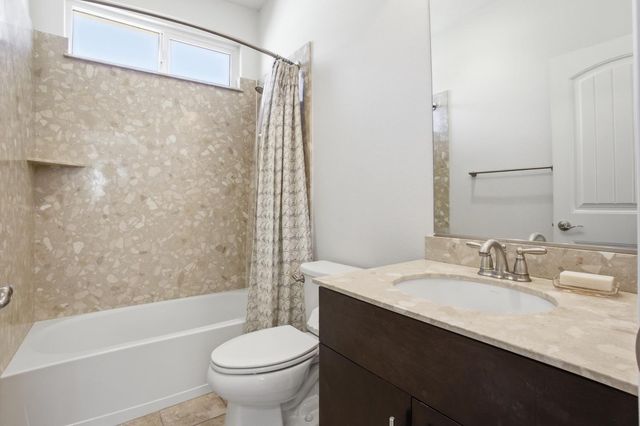 2069 Camino Real Way, Roseville, CA 95747