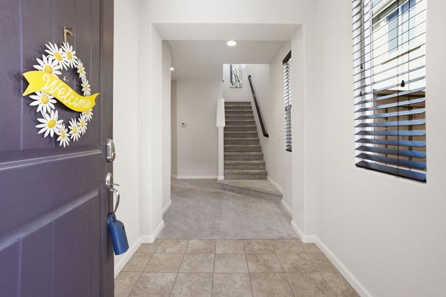 2069 Camino Real Way, Roseville, CA 95747