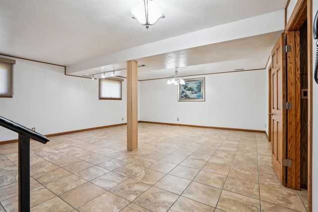 513 Barbara Drive, Cedar Falls, IA 50613