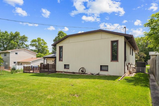 513 Barbara Drive, Cedar Falls, IA 50613