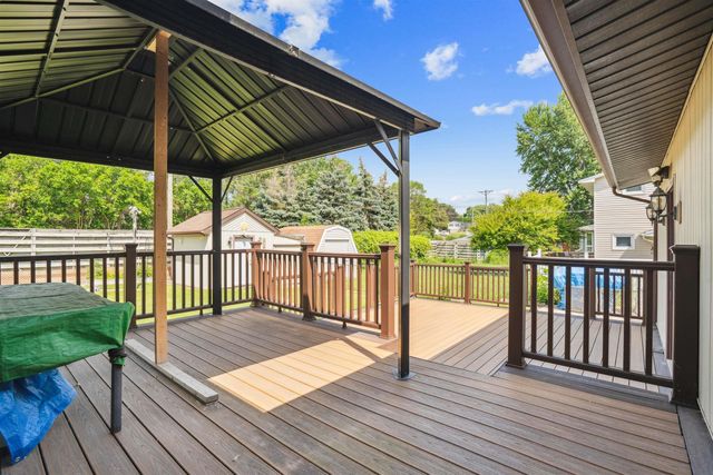513 Barbara Drive, Cedar Falls, IA 50613