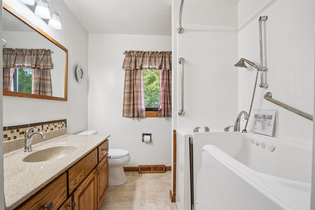 513 Barbara Drive, Cedar Falls, IA 50613
