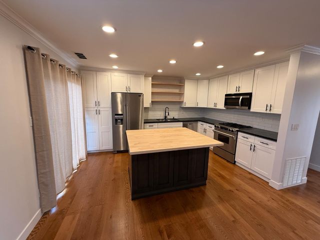 3006 Chestnut Hill Dr, Sacramento, CA 95826