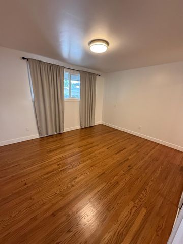 3006 Chestnut Hill Dr, Sacramento, CA 95826