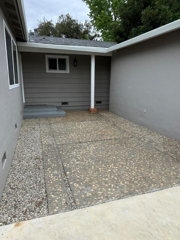 3006 Chestnut Hill Dr, Sacramento, CA 95826