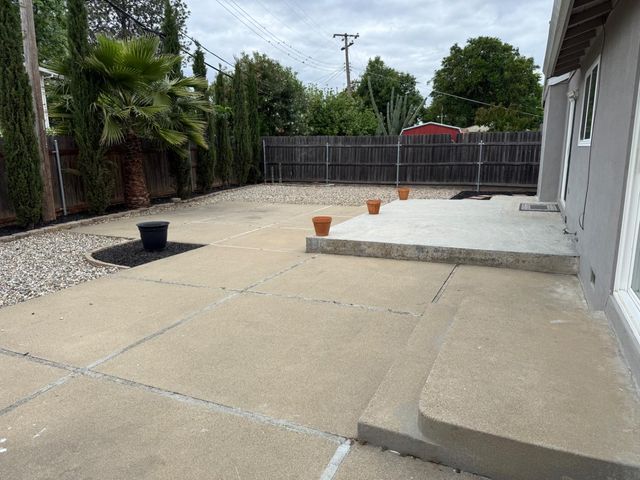 3006 Chestnut Hill Dr, Sacramento, CA 95826