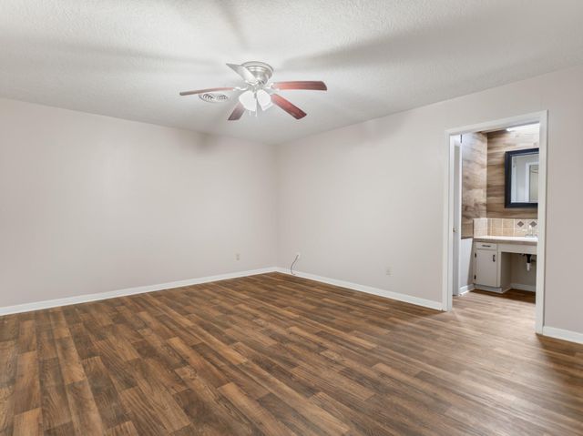 2728 Encino Avenue, Bay City, TX 77414