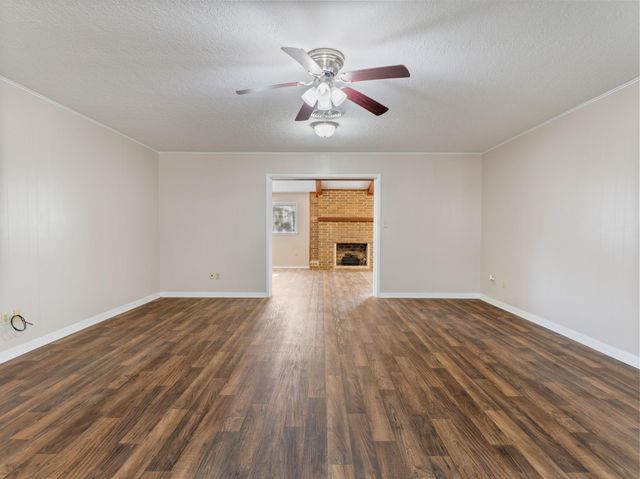 2728 Encino Avenue, Bay City, TX 77414