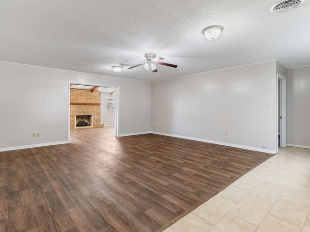 2728 Encino Avenue, Bay City, TX 77414