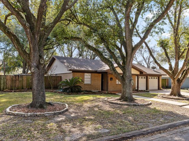 2728 Encino Avenue, Bay City, TX 77414