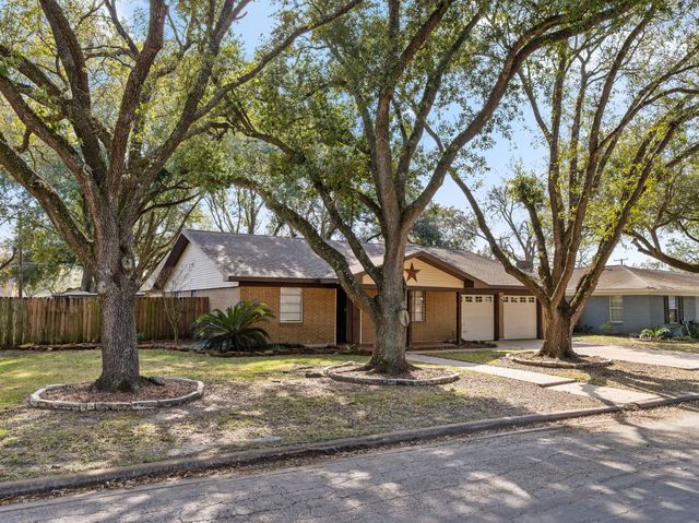 2728 Encino Avenue, Bay City, TX 77414