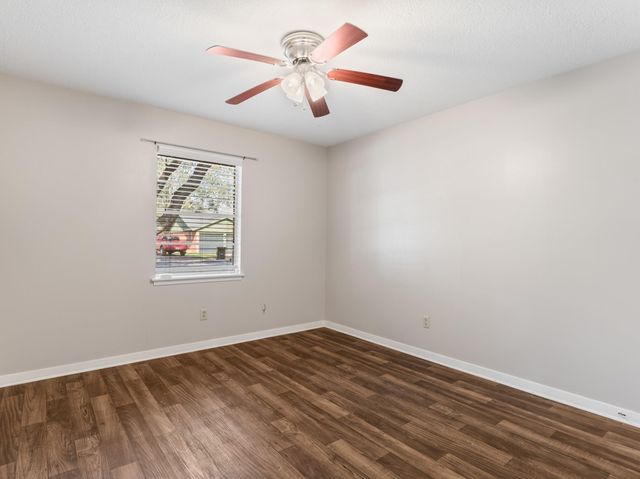 2728 Encino Avenue, Bay City, TX 77414