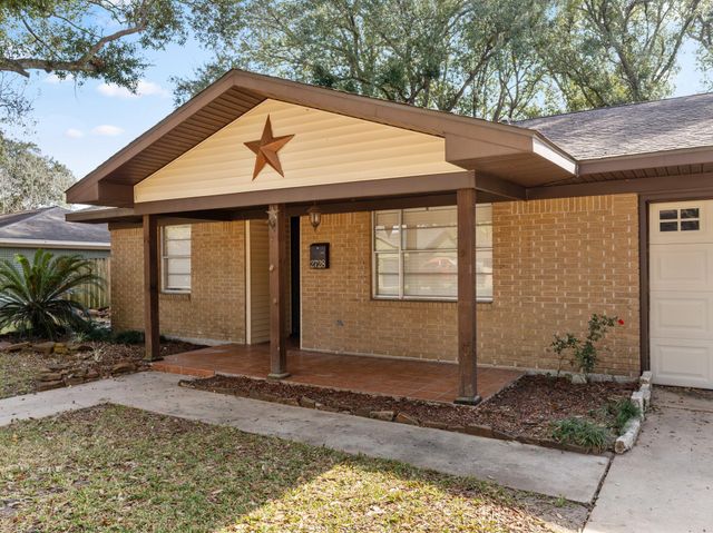 2728 Encino Avenue, Bay City, TX 77414