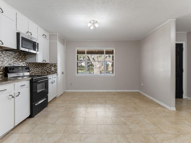 2728 Encino Avenue, Bay City, TX 77414