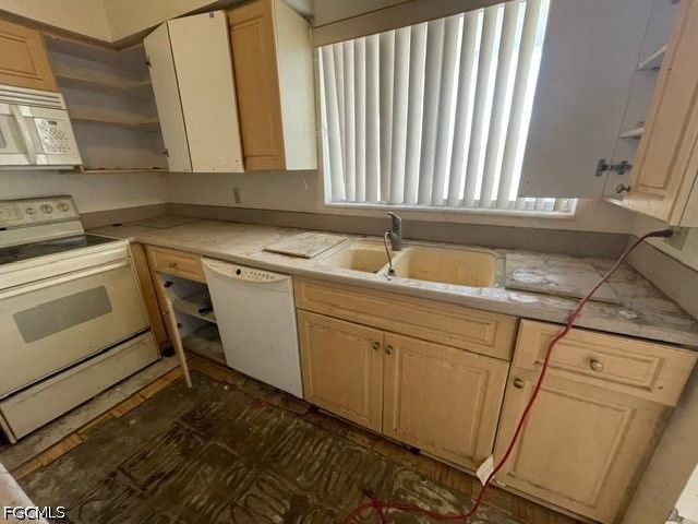 8381 Antigua CT, Fort Myers, FL 33907