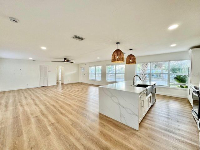 1101 46TH STREET N, St Petersburg, FL 33713