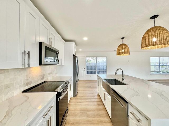 1101 46TH STREET N, St Petersburg, FL 33713