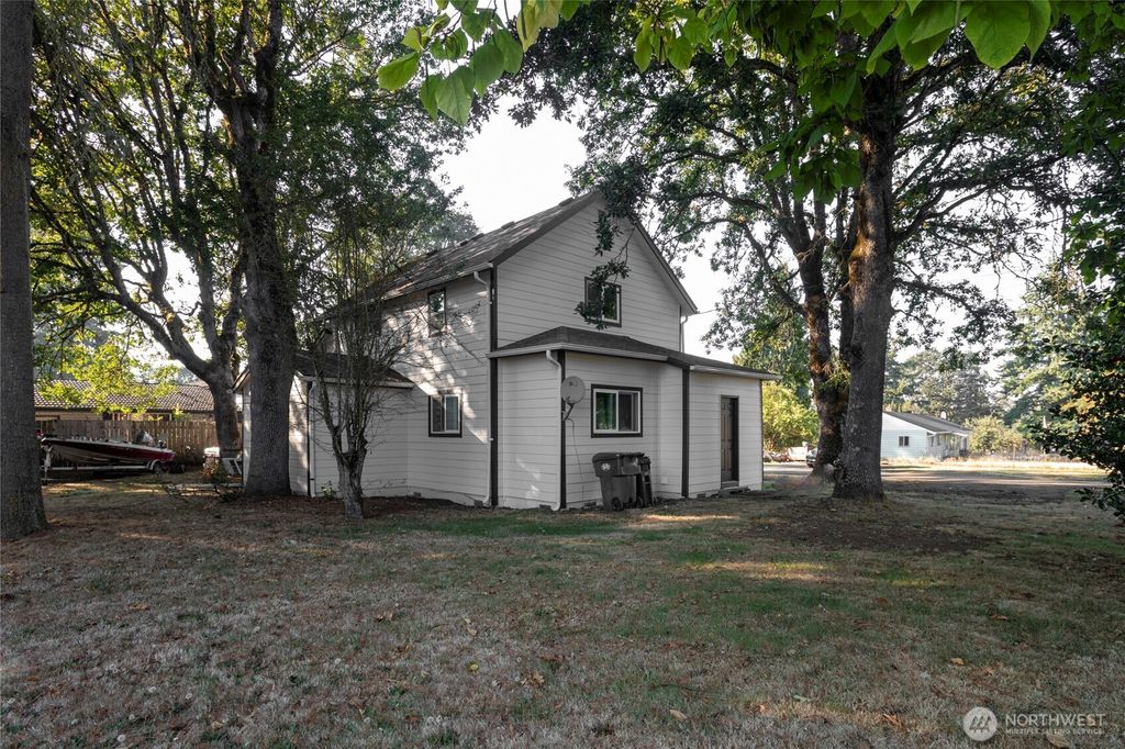 565 McNaught Road S #1 & 2, Roy, WA 98580