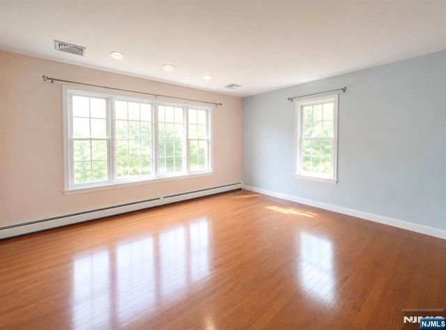 604 Grandview Terrace, Franklin Lakes, NJ 07417