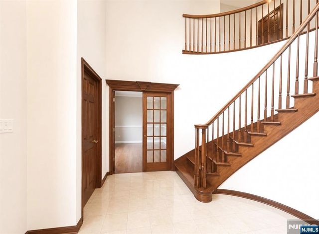 604 Grandview Terrace, Franklin Lakes, NJ 07417