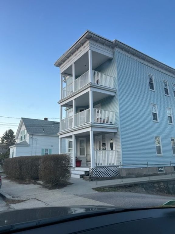 175 6th Avenue 3, Woonsocket, RI 02895