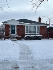 21128 Erben Street, St Clair Shores, MI 48081
