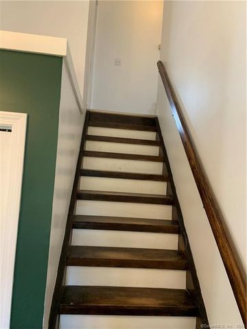 9 Beech Street, Farmington, CT 06032