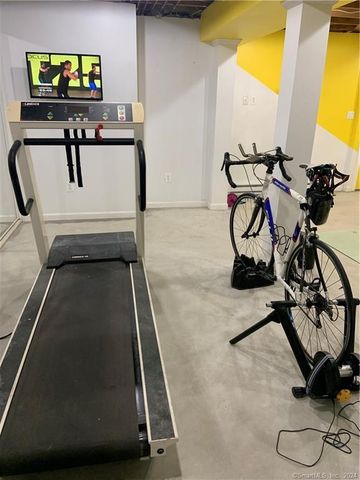 9 Beech Street, Farmington, CT 06032