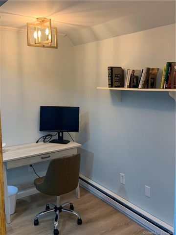 9 Beech Street, Farmington, CT 06032