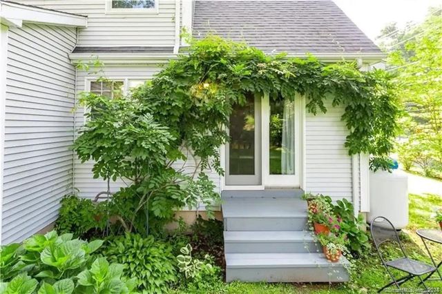 9 Beech Street, Farmington, CT 06032